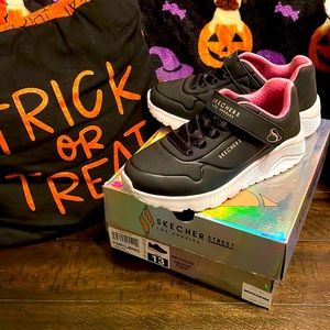 Little girl shoes size 13 only warn a few times